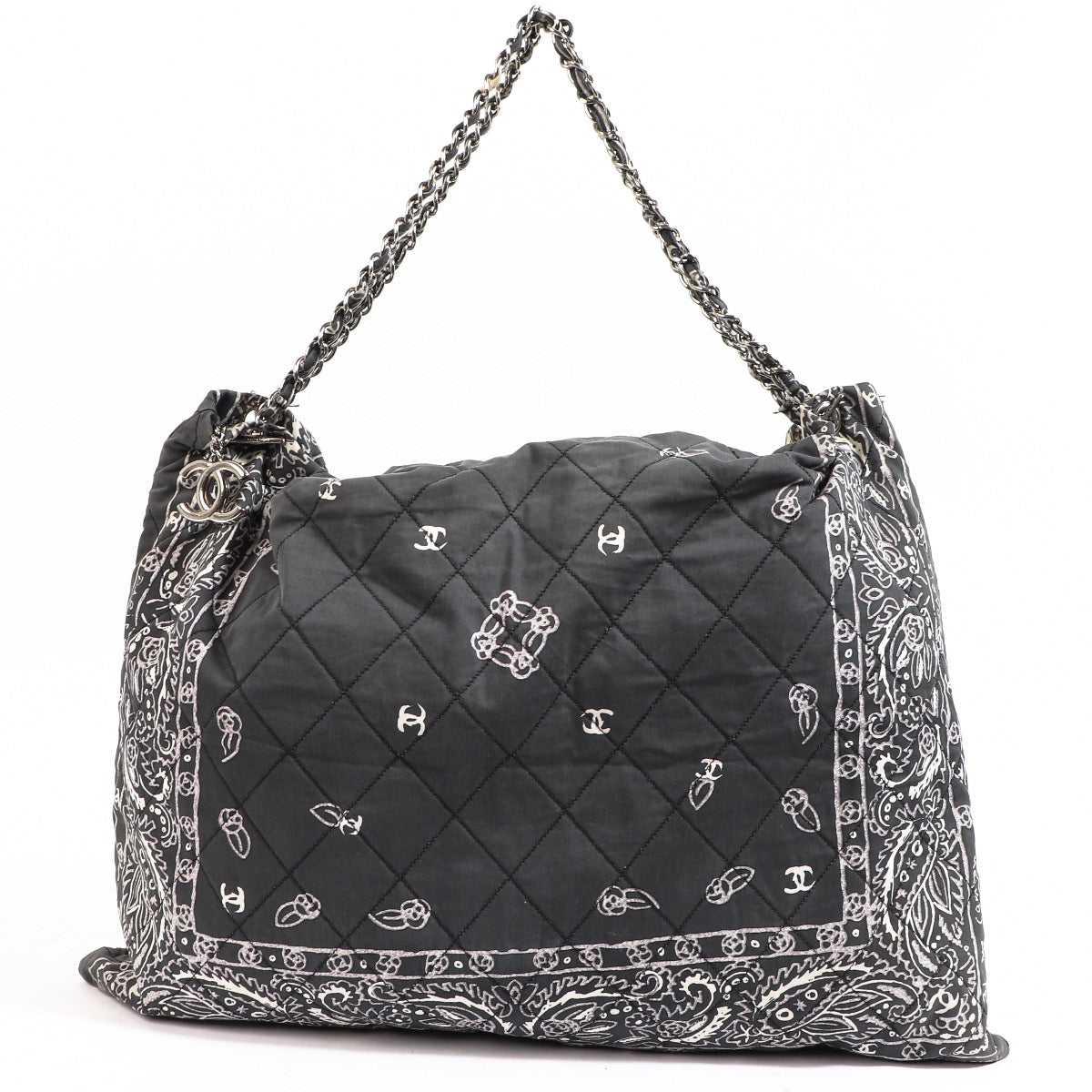 Buy an authentic Chanel Grey Bandana Canvas Shoulder Bag in very good condition at Labellov in Antwerp.