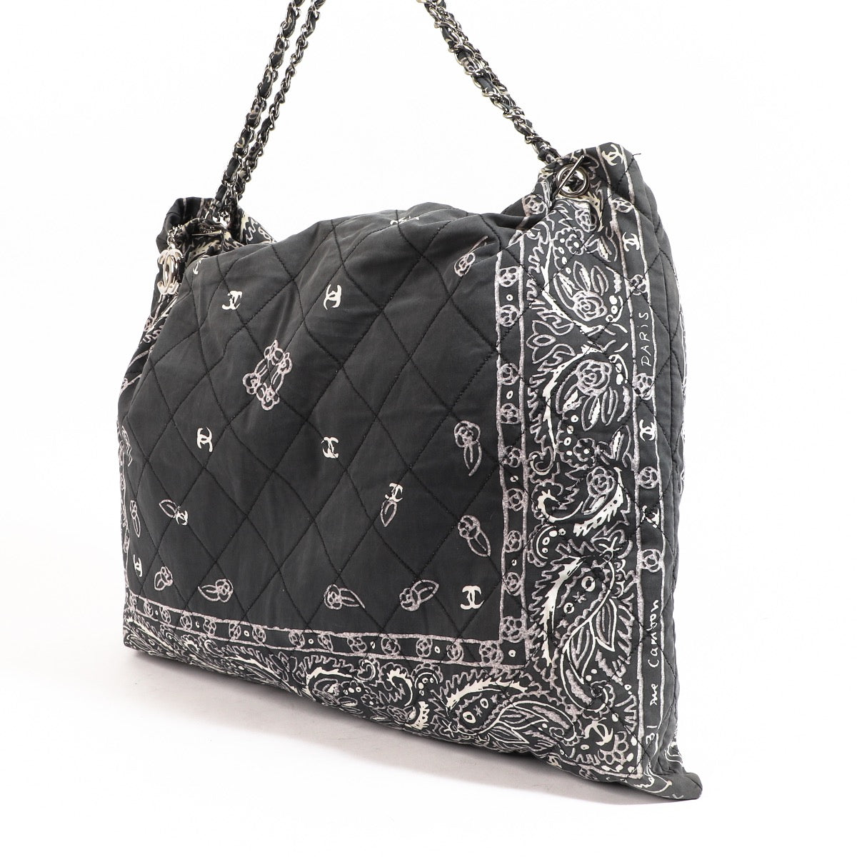 Buy an authentic Chanel Grey Bandana Canvas Shoulder Bag in very good condition at Labellov in Antwerp.