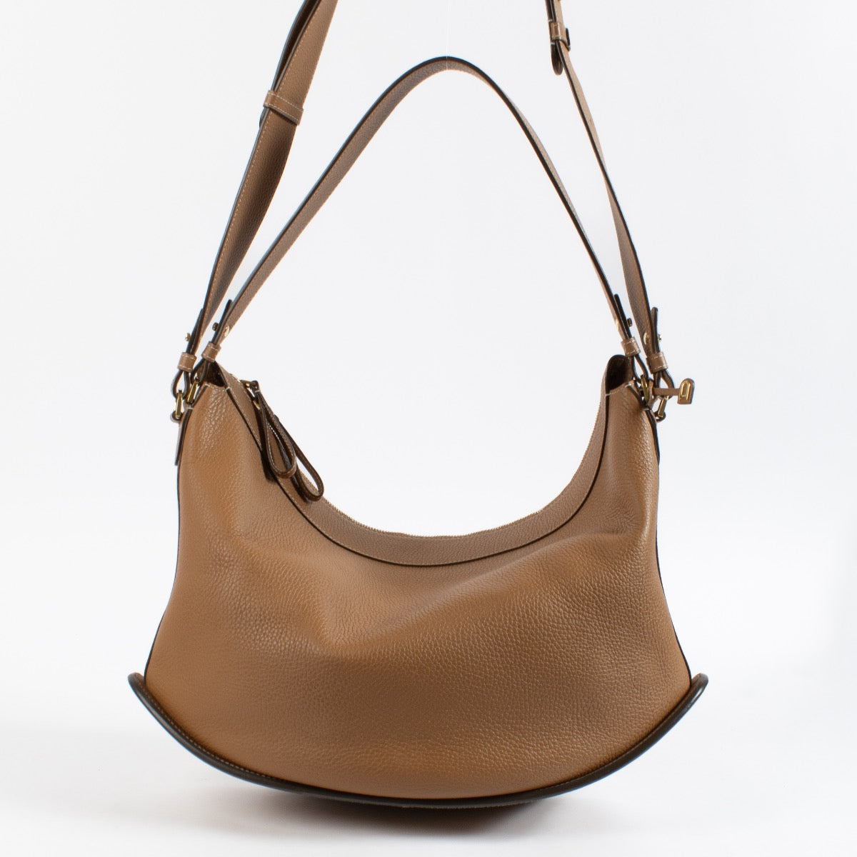 Shop 100% authentic second hand Delvaux Vegetal Taurillon Soft Pin Swing XL on Labellov.com