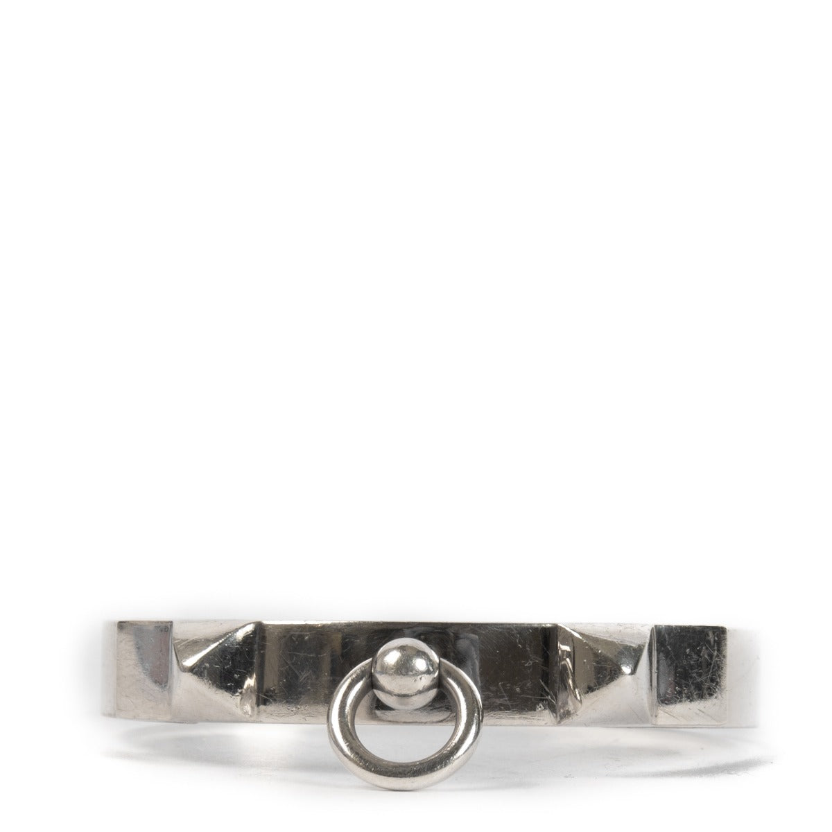 Shop safe online at Labellov in Antwerp and Knokke this 100% authentic second hand Hermès Silver Collier de Chien Small Bracelet