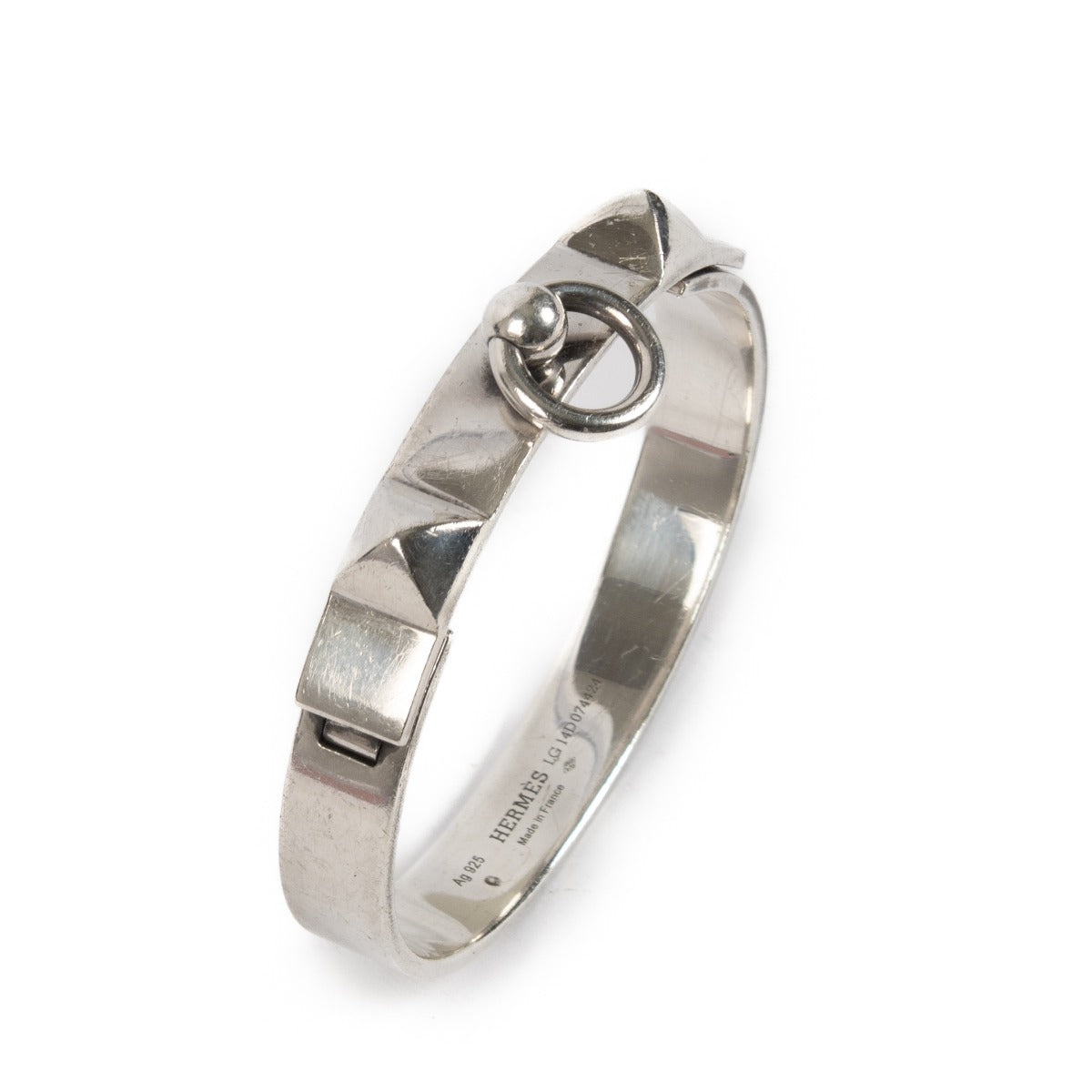 Shop safe online at Labellov in Antwerp and Knokke this 100% authentic second hand Hermès Silver Collier de Chien Small Bracelet