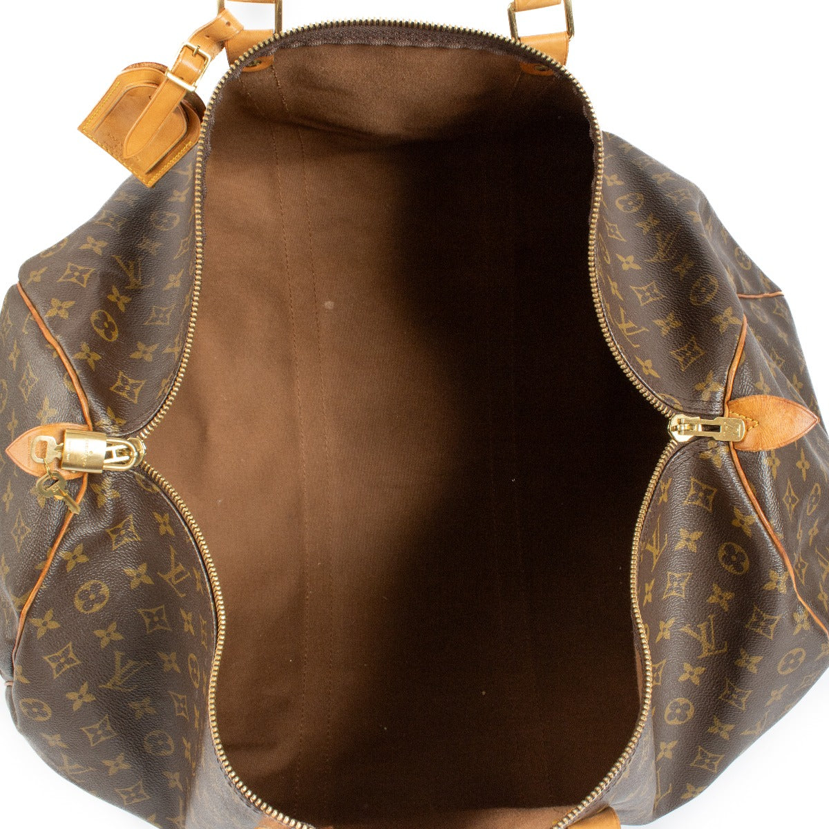 Travel in style with the Louis Vuitton Monogram Keepall 60 Travel Bag. Crafted from iconic Monogram canvas, this spacious, luxurious bag offers comfort, versatility, and timeless elegance for your journeys. Shop now on Labellov.com.