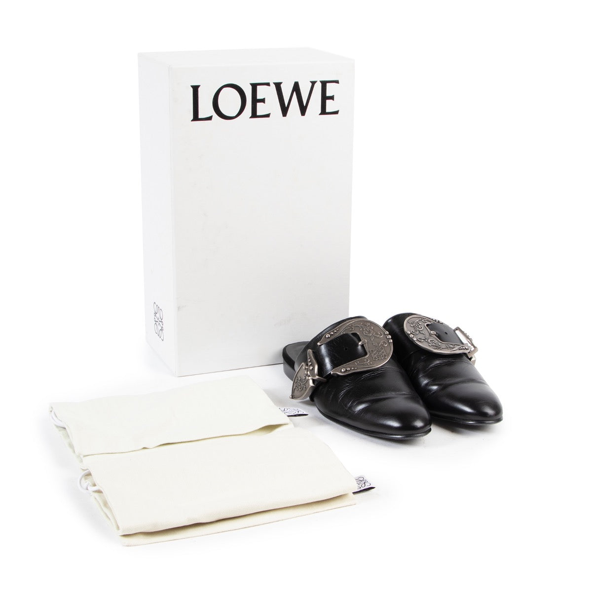 Veilig online kopen van authentieke Loewe zwarte lederen Loafers in maat 37.