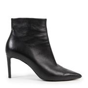 Shop safe online authentic second hand Balenciaga Black Leather Boots in Size 39,5 in very good condition and at the right price at Labellov.com.