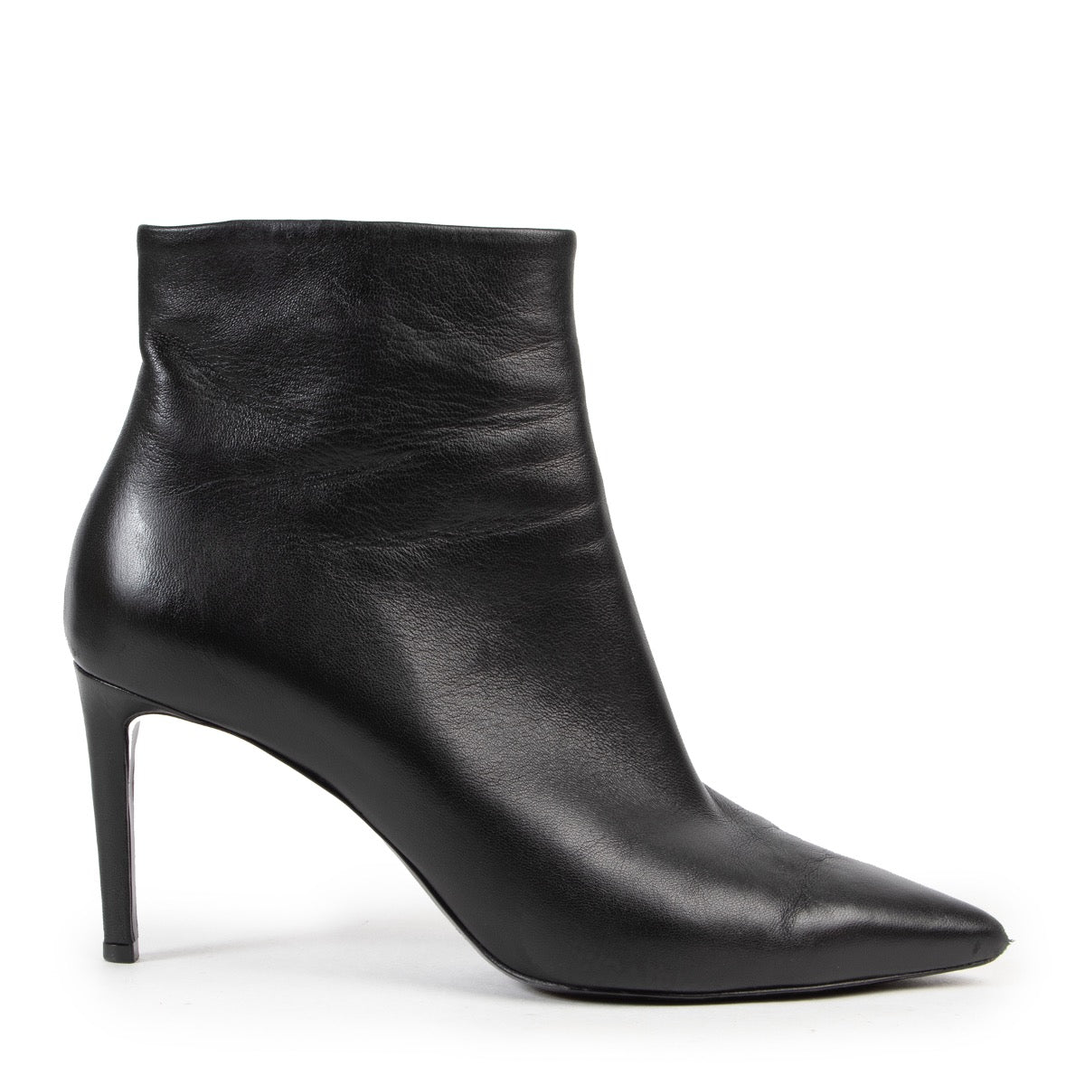 Shop safe online authentic second hand Balenciaga Black Leather Boots in Size 39,5 in very good condition and at the right price at Labellov.com.
