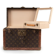 Shop safe online authentic Louis Vuitton Monogram Boite Pharmacy toiletry trunk case. Buy online Louis Vuitton Monogram Boite Pharmacy in a safe way. Shop Louis Vuitton Monogram Boite Pharmacy online safely.