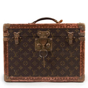 Shop safe online authentic Louis Vuitton Monogram Boite Pharmacy toiletry trunk case. Buy online Louis Vuitton Monogram Boite Pharmacy in a safe way. Shop Louis Vuitton Monogram Boite Pharmacy online safely.