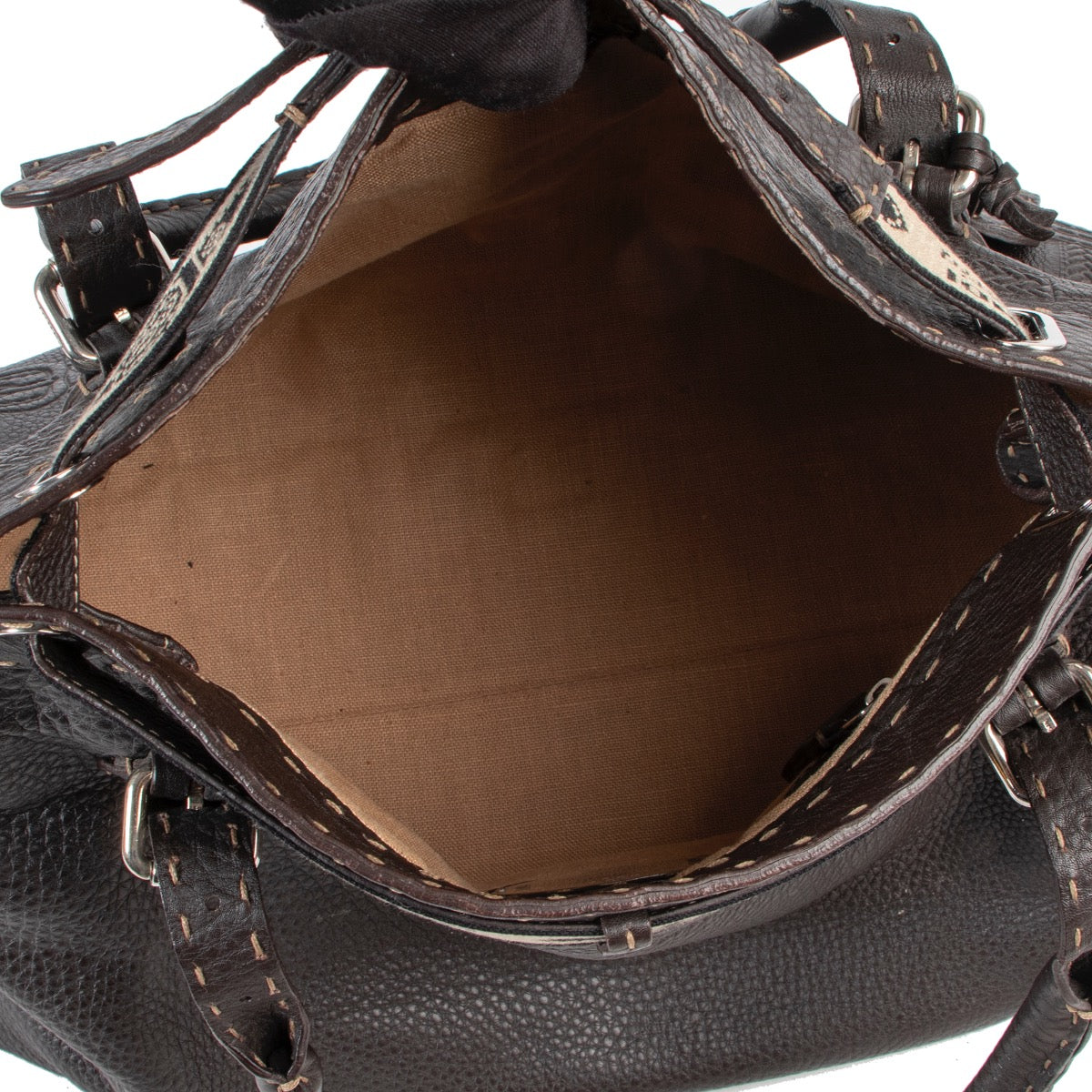Brown Fendi horse bag in good condition. Fendi shoulder bag in brown leather. Good condition fendi shoulder bag.