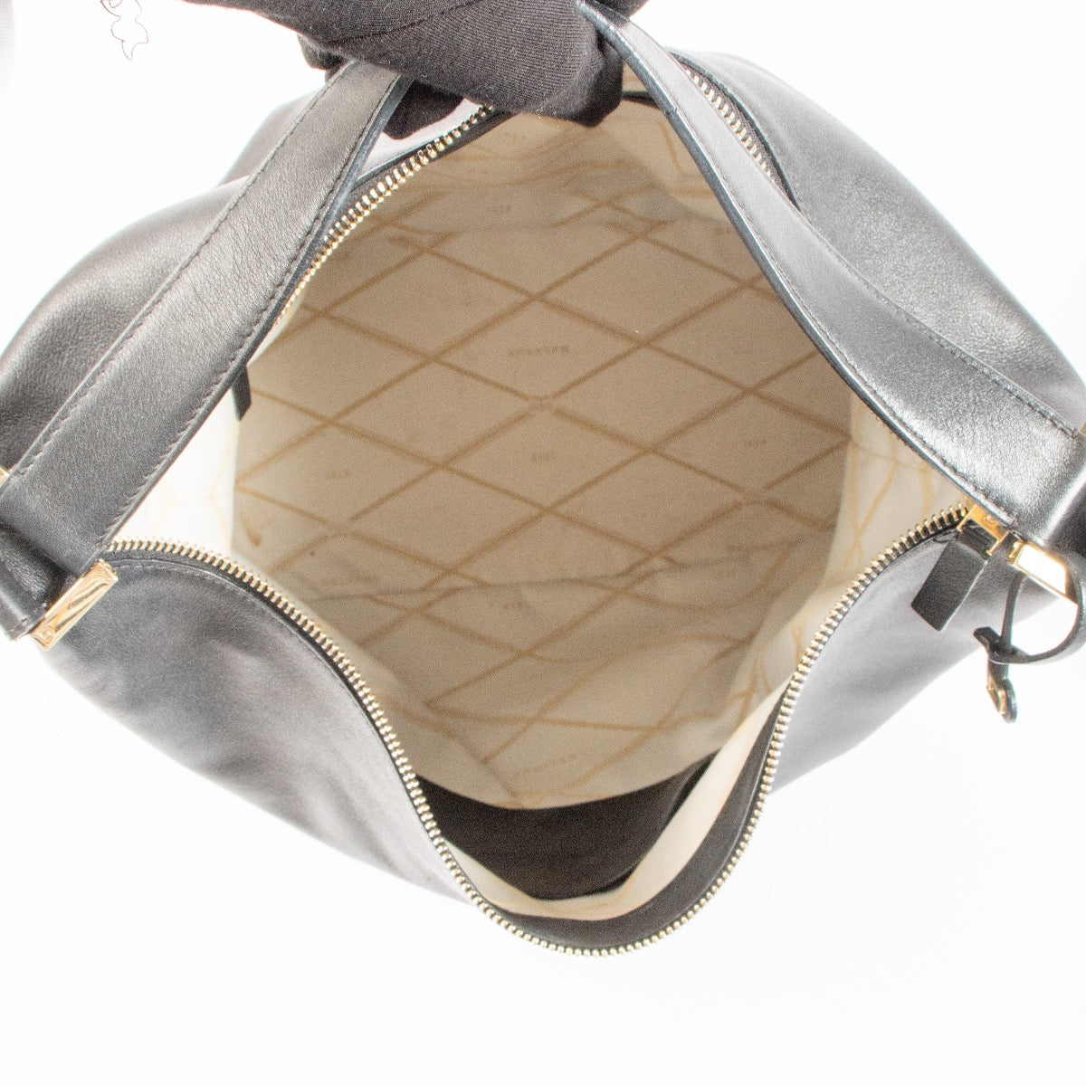 Shop 100% authentic second-hand Delvaux Every D Hobo Allure Bicolore Black-Nude Shoulder Bag on Labellov.com
