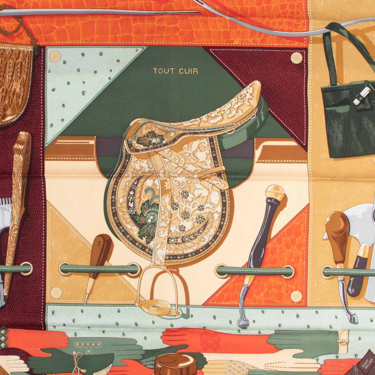 Shop safe online at Labellov in Antwerp this 100% authentic second hand Hermès Green Tout Cuir Silk Scarf
