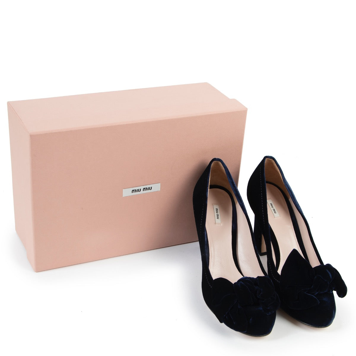 Buy a 100% authentic pair of second hand Miu Miu Blue Velvet Pumps Size 39,5 at Labellov