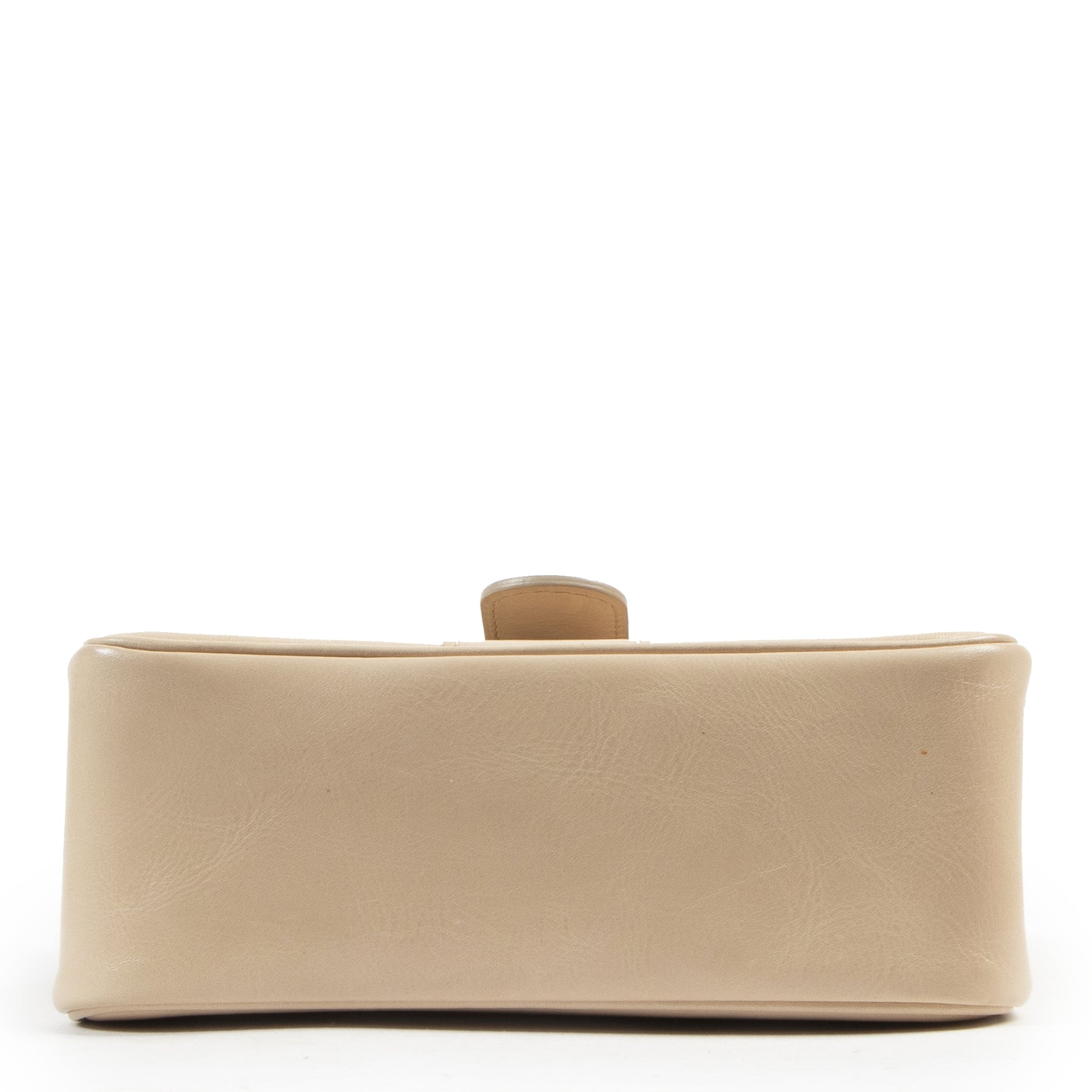Koop authentieke tweedehands Delvaux handtassen met juiste prijs bij LabelLOV.