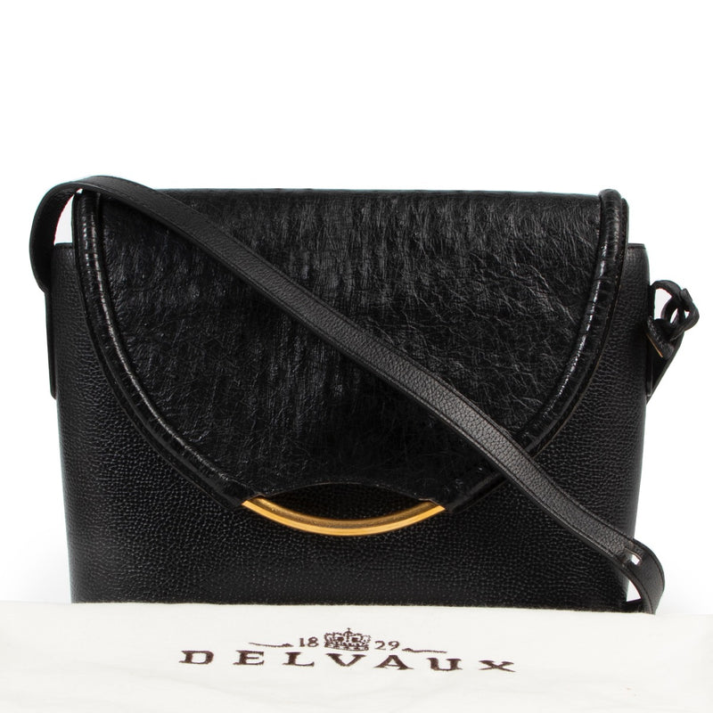 Achetez en ligne second main ce sac Delvaux Eclair en cuir noir chez Labellov.com.