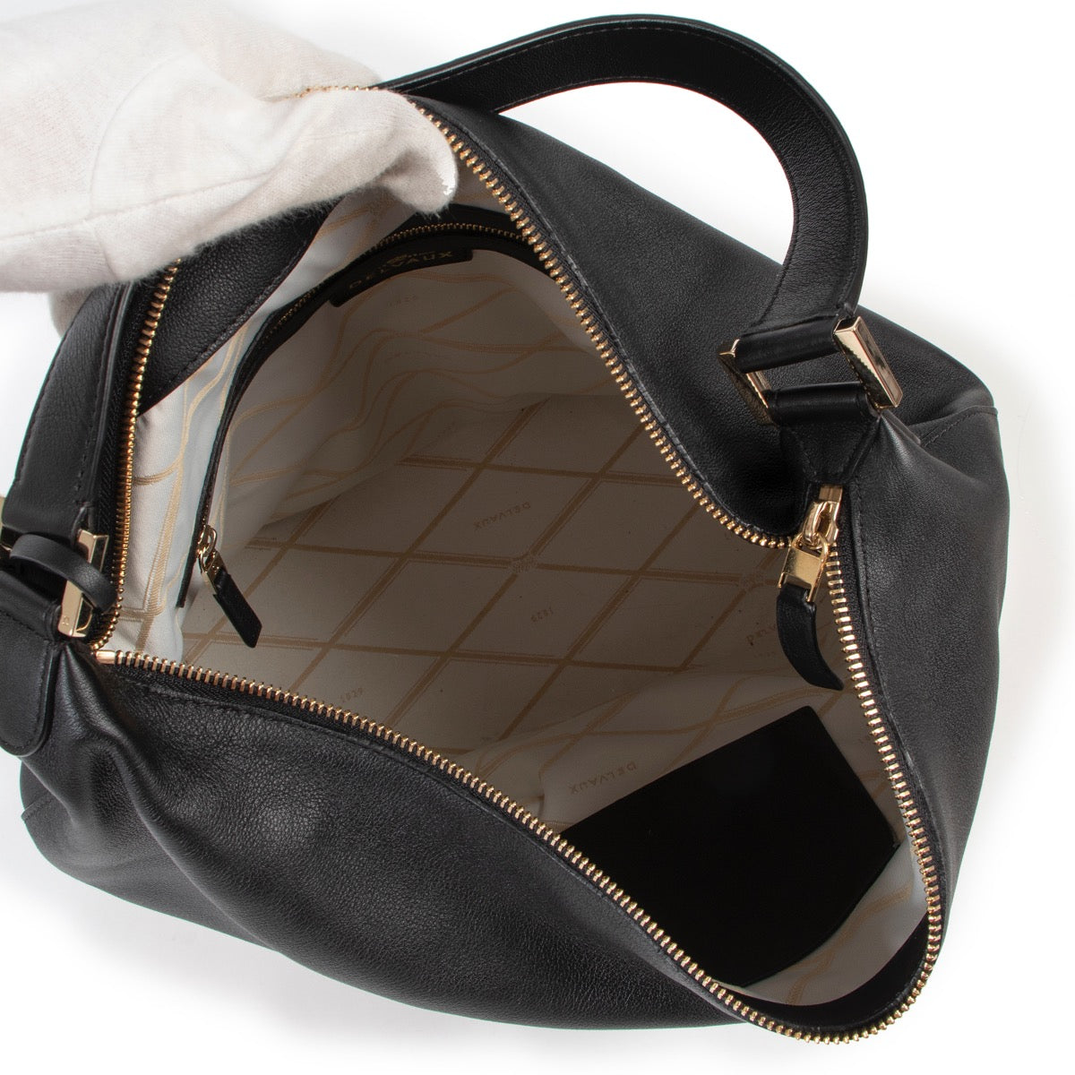 Buy an authentic second hand Delvaux Every D Hobo Allure Bicolore Noir-Nude in good condition at Labellov