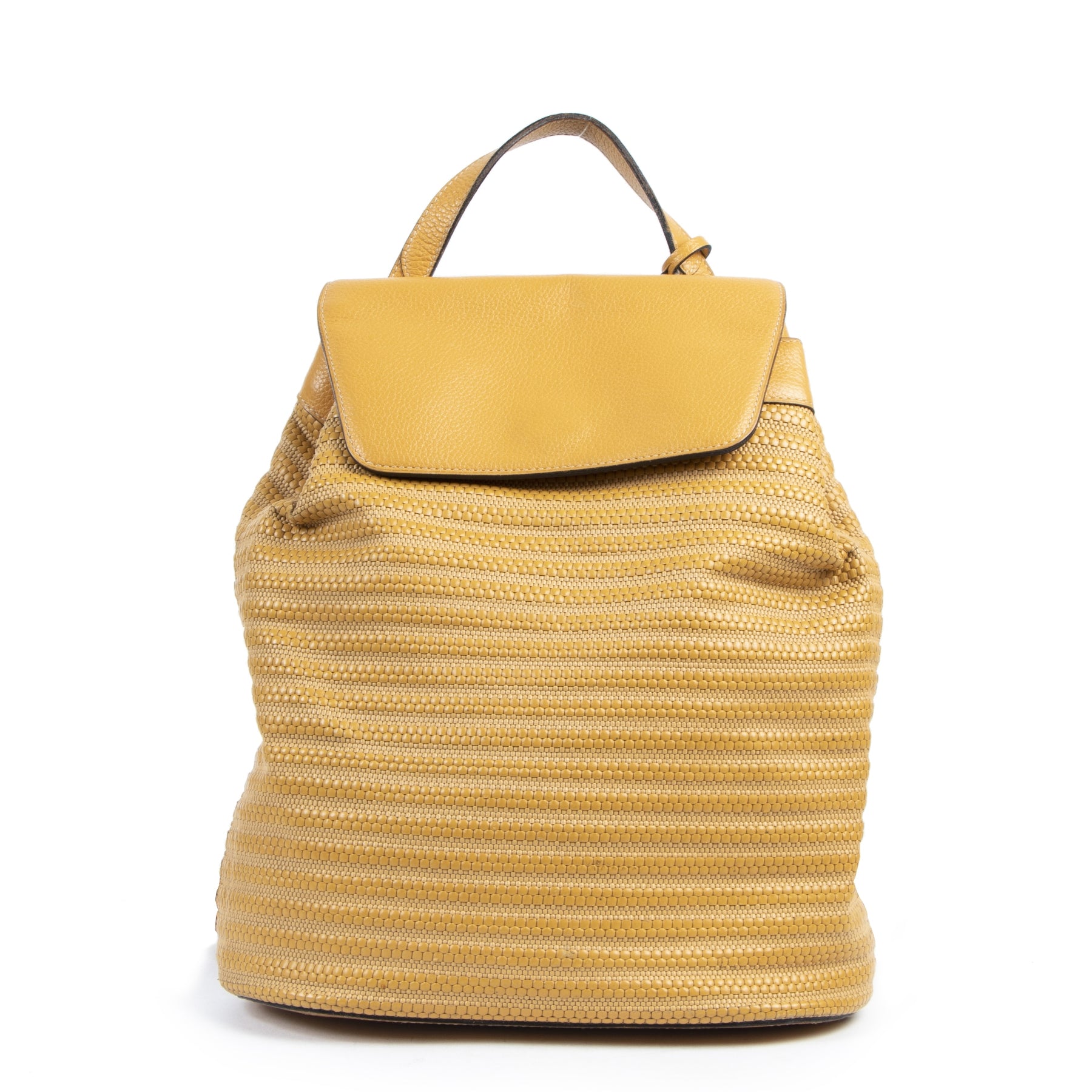 Buy authentic secondhand Delvaux Yellow Toile De Cuir Back Pack at the right price at LabelLOV vintage webshop. Safe and secure online shopping. Koop authentieke tweedehands Delvaux Yellow Toile De Cuir Back Pack met