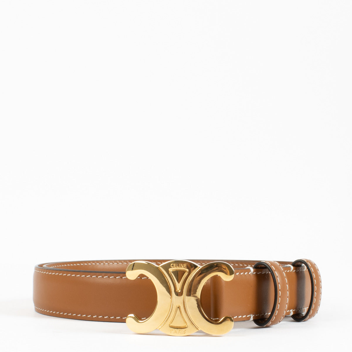 Excellent condition – minimal signs of wear. Leather remains smooth with no major scuffs or marks. Hardware retains a brilliant shine with only faint surface wear, visible upon close inspection.