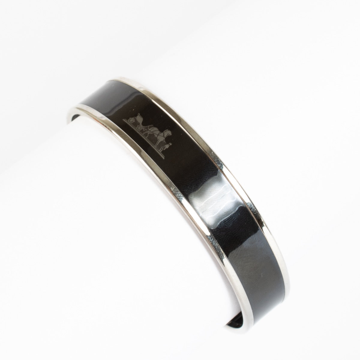 shop 100% authentic second hand Hermès Black M Bracelet - Size S on Labellov.com