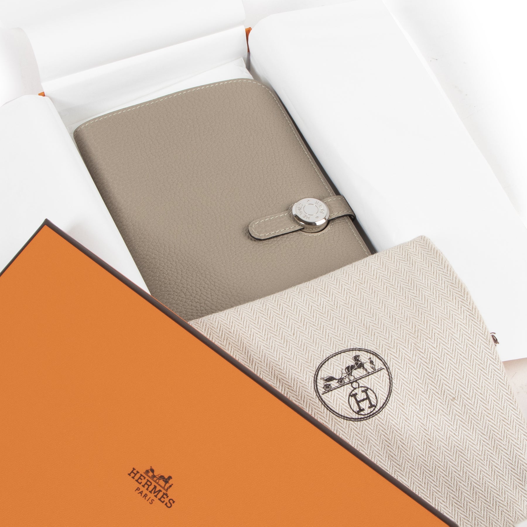 Hermès Dogon Recto-Verso Gris Tourterelle Wallet