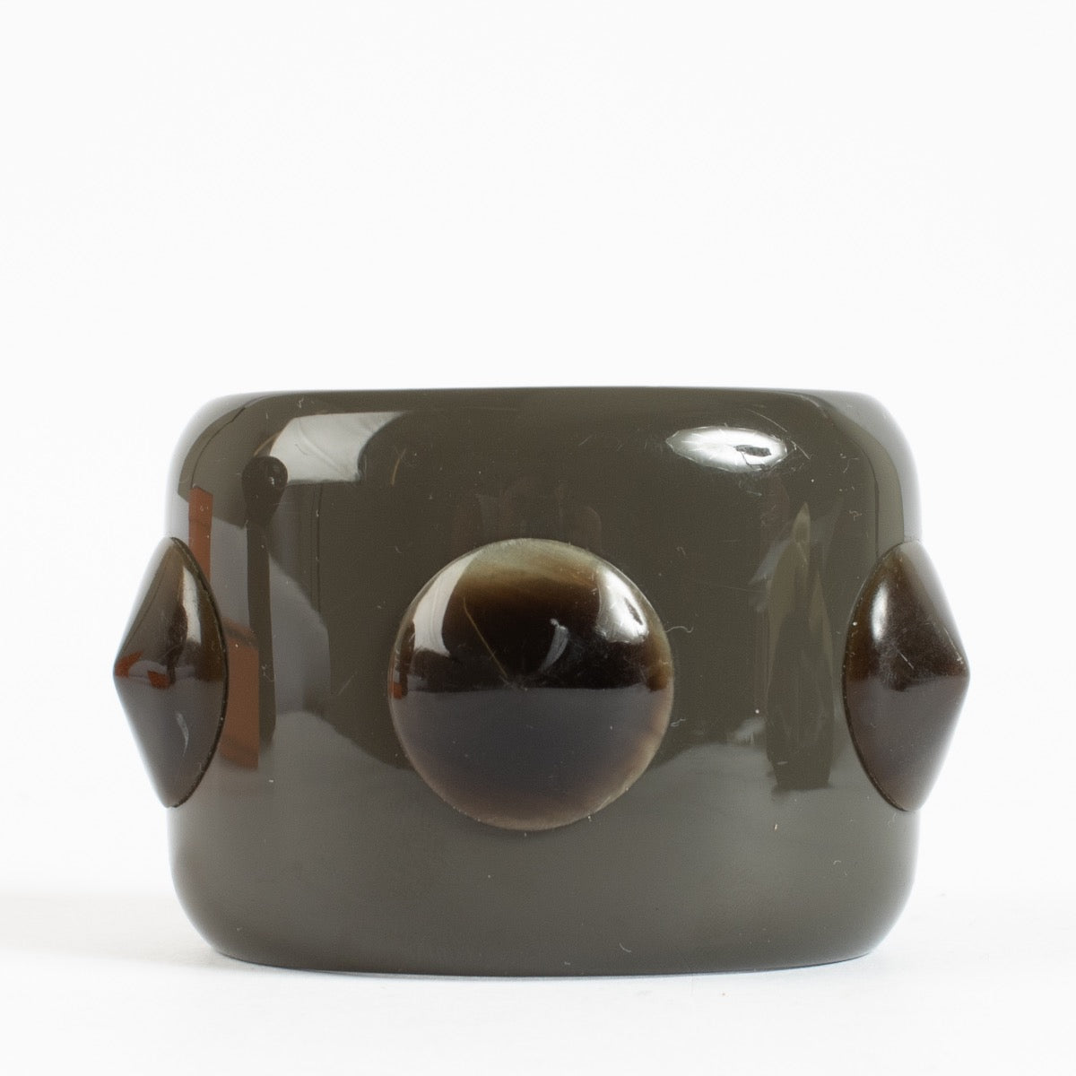 shop 100% authentic second hand Hermès Green Bois Laqué Horn Studded Cuff Bracelet - Size PM on Labellov.com