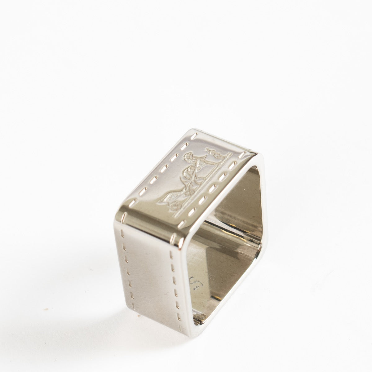 authentic preloved Hermès Bolduc 90 Scarf Ring on Labellov.com
