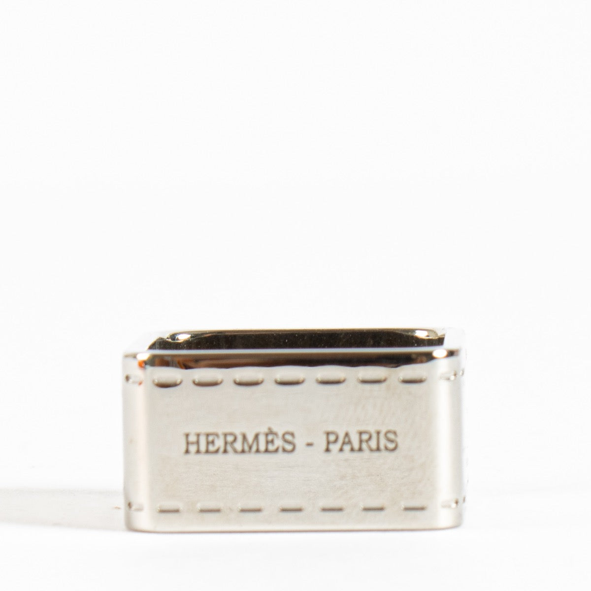 authentic preloved Hermès Bolduc 90 Scarf Ring on Labellov.com