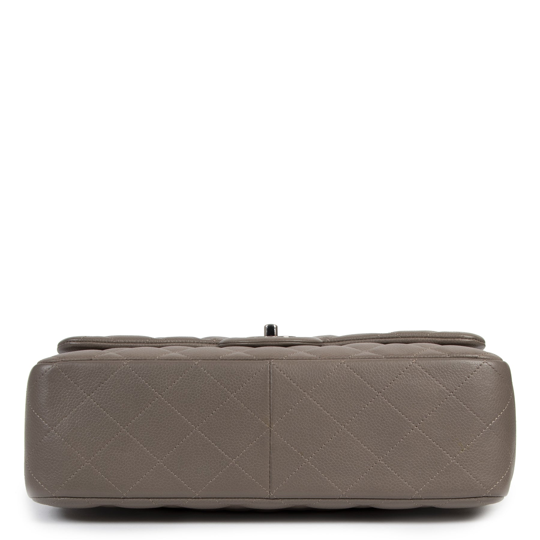 Chanel Jumbo Classic Flap Bag Caviar Taupe PHW aan de beste prijs bij Labellov