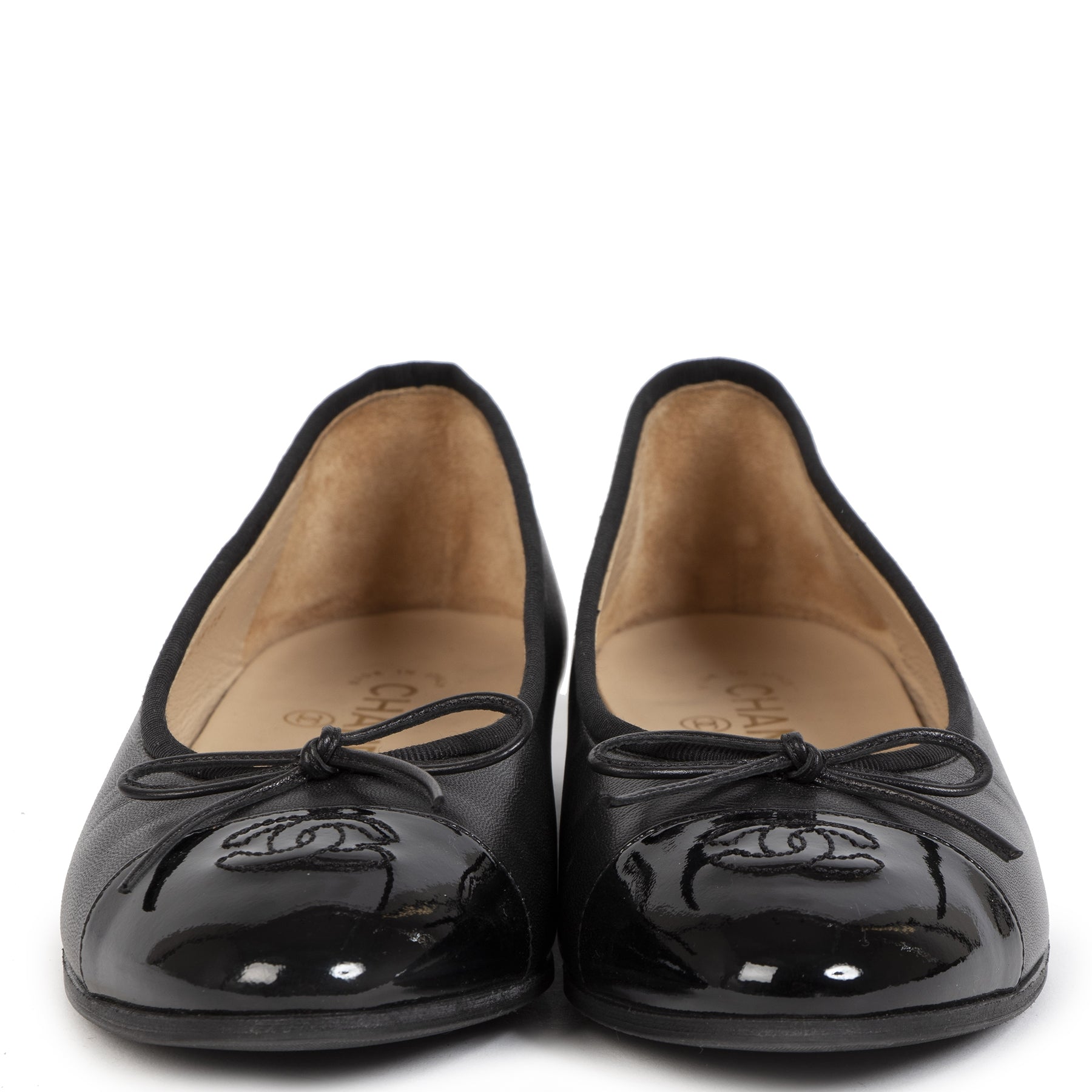 Authentic Chanel Black Flats - Size: 35,5 d'occasion au bon prix en toute sécurité boutique en ligne LabelLOV marque de lux LabelLOV Anvers Belgique