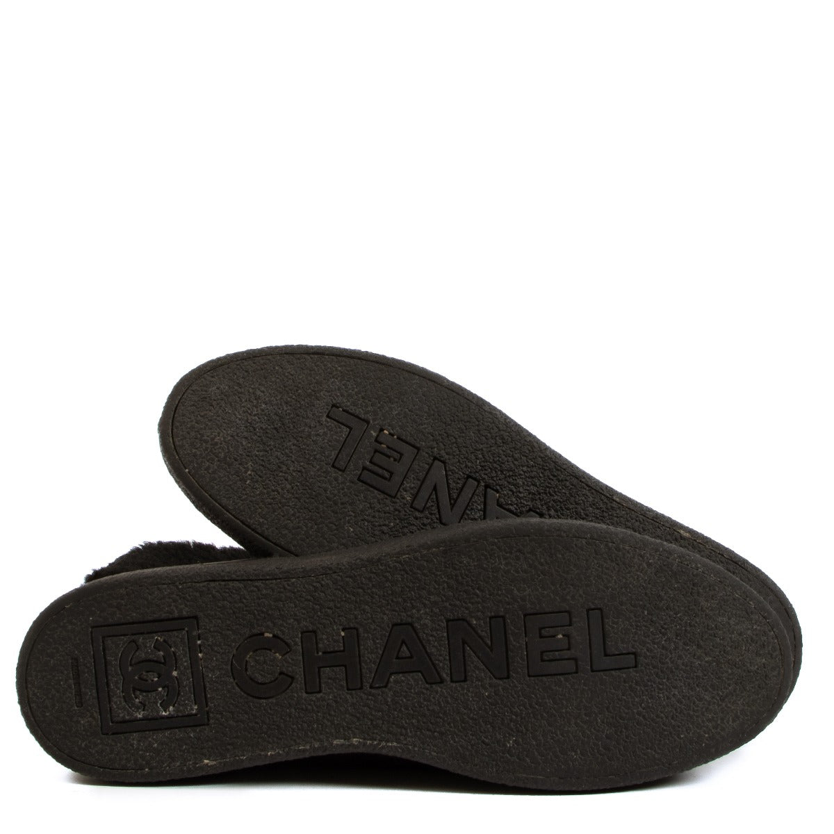 Chanel, Chanel boots, Chanel black boots, Chanel shearling, shearling boots, preloved, Labellov, Fashion, winter boots, Antwerp, Knokke