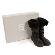 Chanel, Chanel boots, Chanel black boots, Chanel shearling, shearling boots, preloved, Labellov, Fashion, winter boots, Antwerp, Knokke