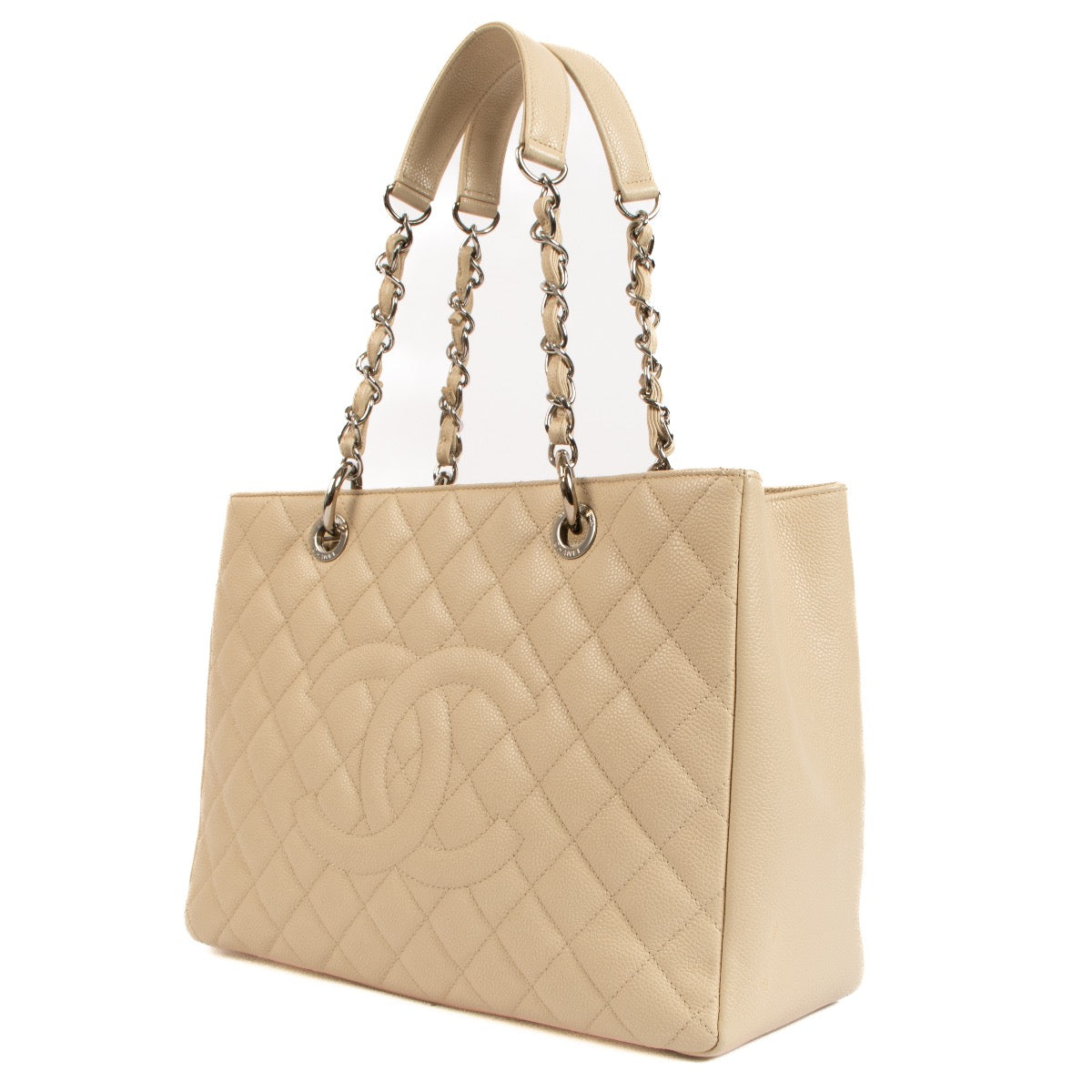 Shop safe online at Labellov in Antwerp, Brussels and Knokke this 100% authentic second hand chanel beige caviar leather GST Shoulder bag