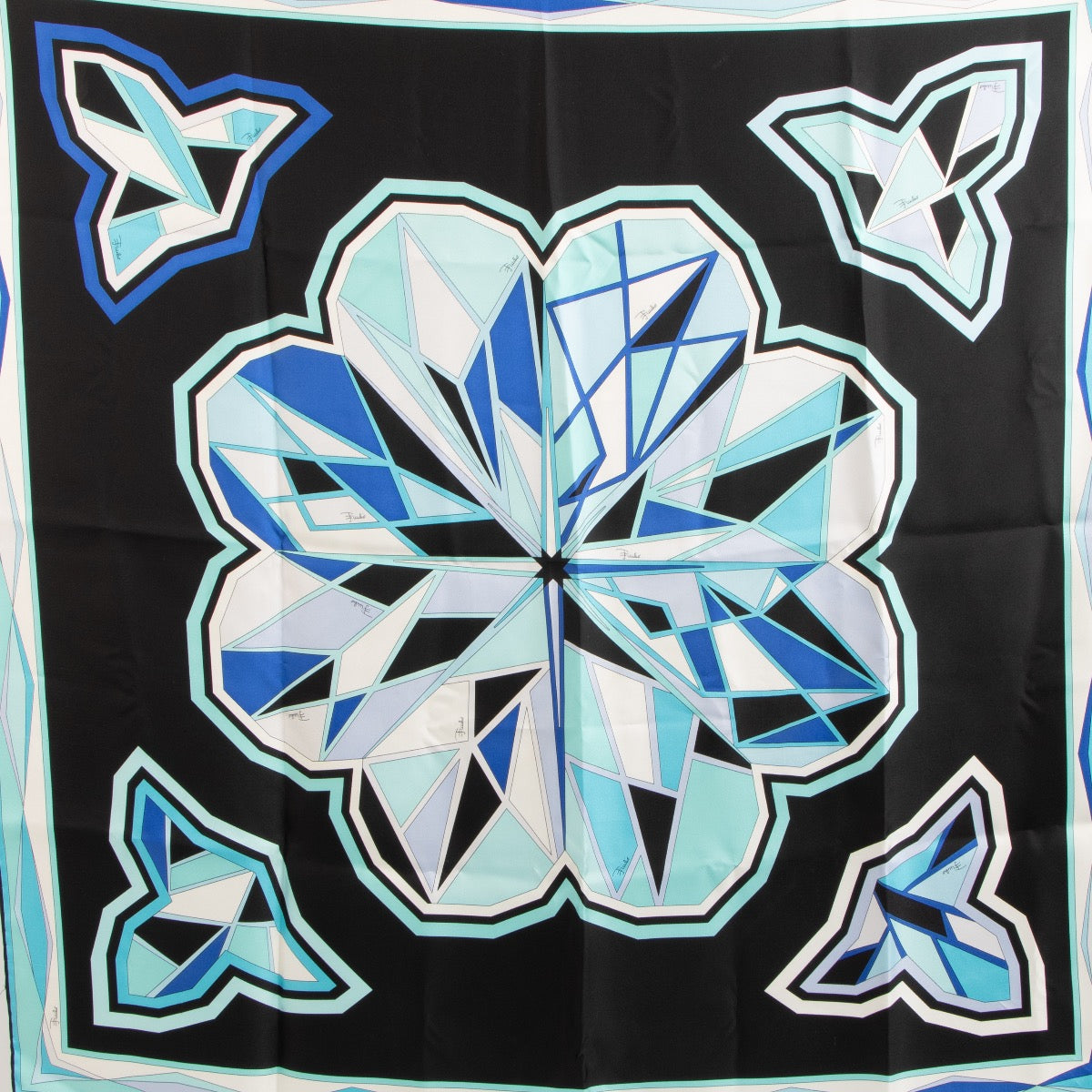 Shop safe online at Labellov in Antwerp, Brussel and Knokke this 100% authentic second hand Emilio Pucci Multicolor Silk Scarf