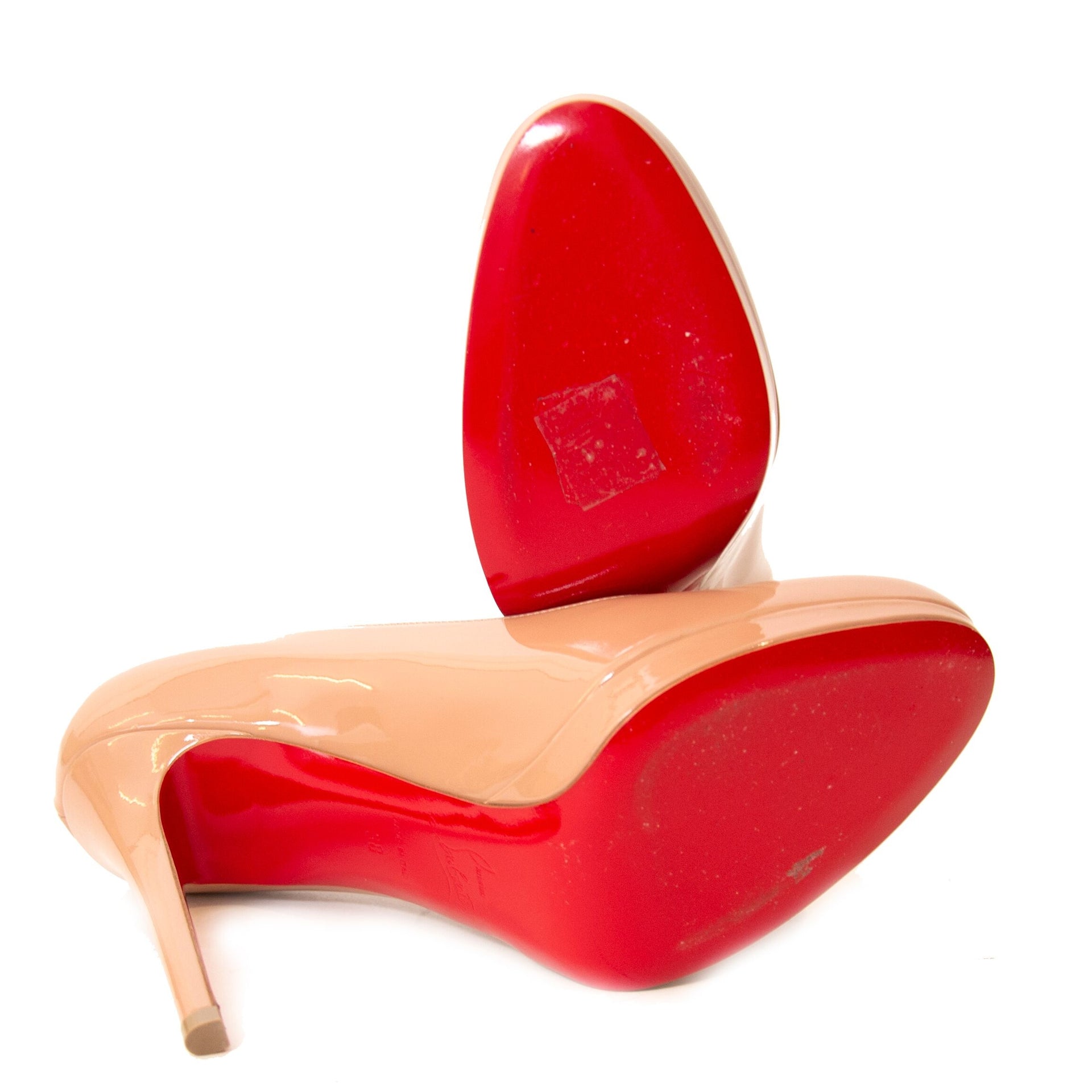 Acheter Louboutin pumps chez Labellov