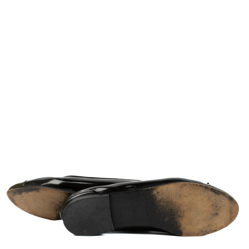 Chanel Patent Leather Ballerina Flats with green cap toe size 40, order now on Labellov.com.