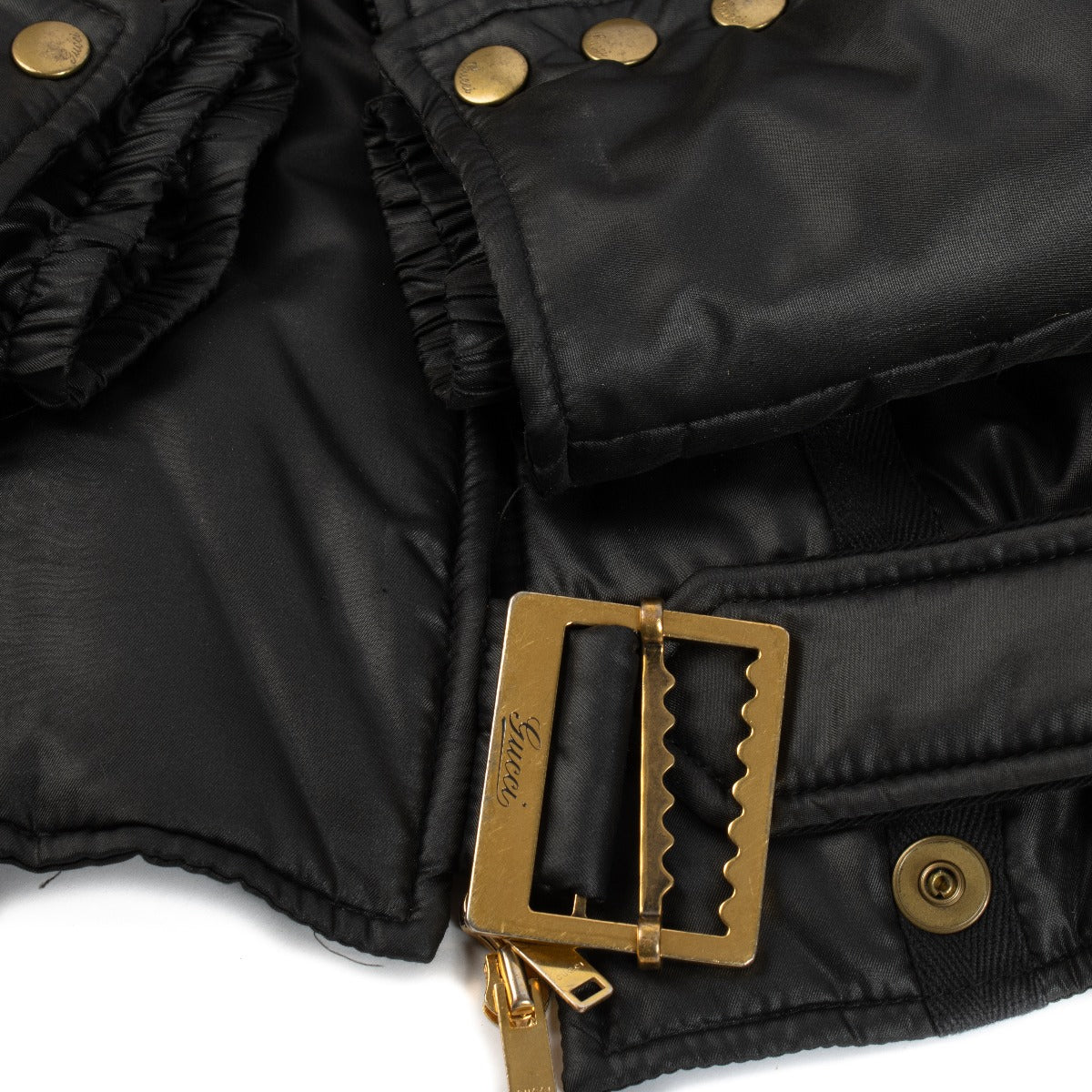 Gucci Black Jacket (IT 44 / EU 38) with fur collar. Shop at Labellov.