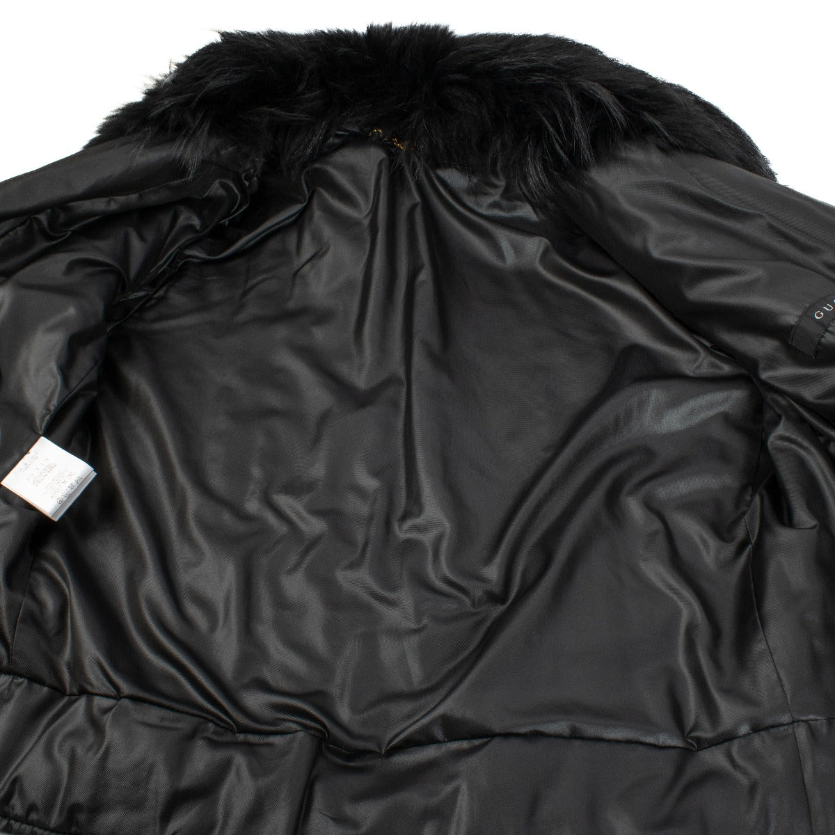 Gucci Black Jacket (IT 44 / EU 38) with fur collar. Shop at Labellov.