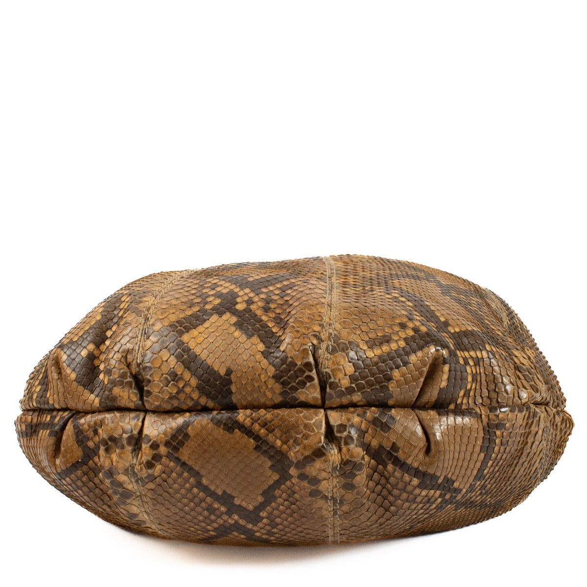 Shop safe online at Labellov in Antwerp, Brussels and Knokke this 100% authentic second hand Gucci Python Sienna Hobo Shoulder Bag. Veilig online tweedehands authentieke Gucci Python Sienna Hobo handtas kopen bij Labellov.