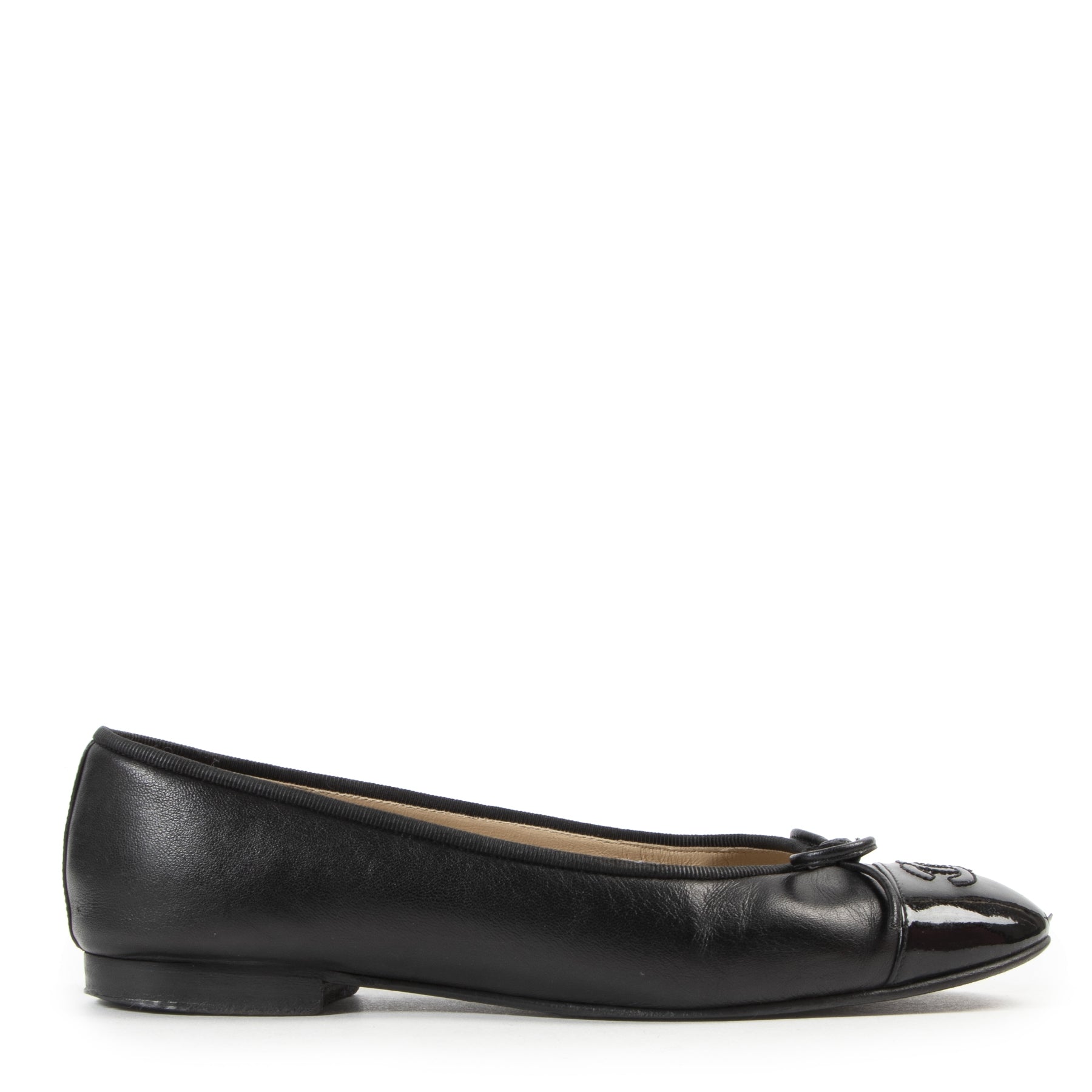Chanel Black Leather Ballerina Flats for the best price at Labellov secondhand luxury