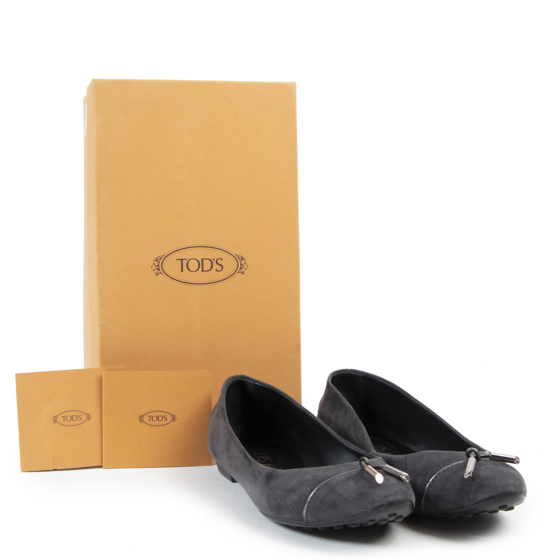 Buy authentic second hand Tod's shoes with right price at LabelLOV.