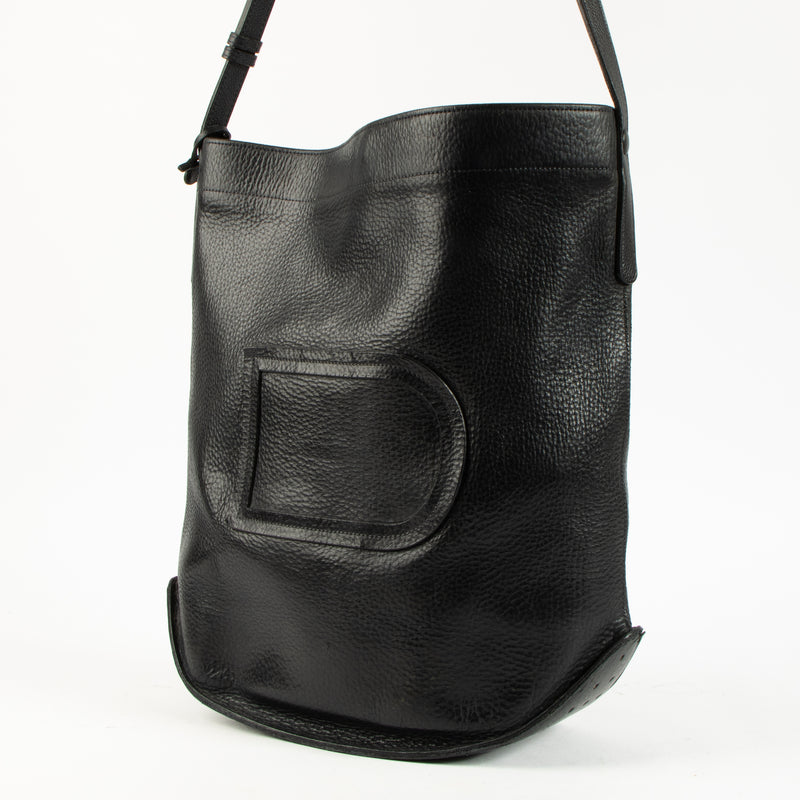 Shop the authentic Delvaux Vintage Pin Crossbody Bag on Labellov.com !