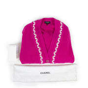 Shop authentic second hand luxury designer Chanel P70492 Spring 2021 Fuchsia Cashmere Cardigan at Labellov.