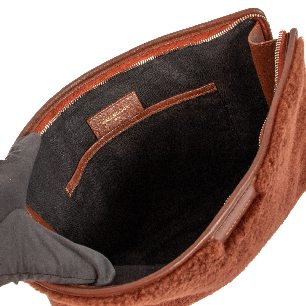 Sac pochette Balenciaga en fourrure bordeaux