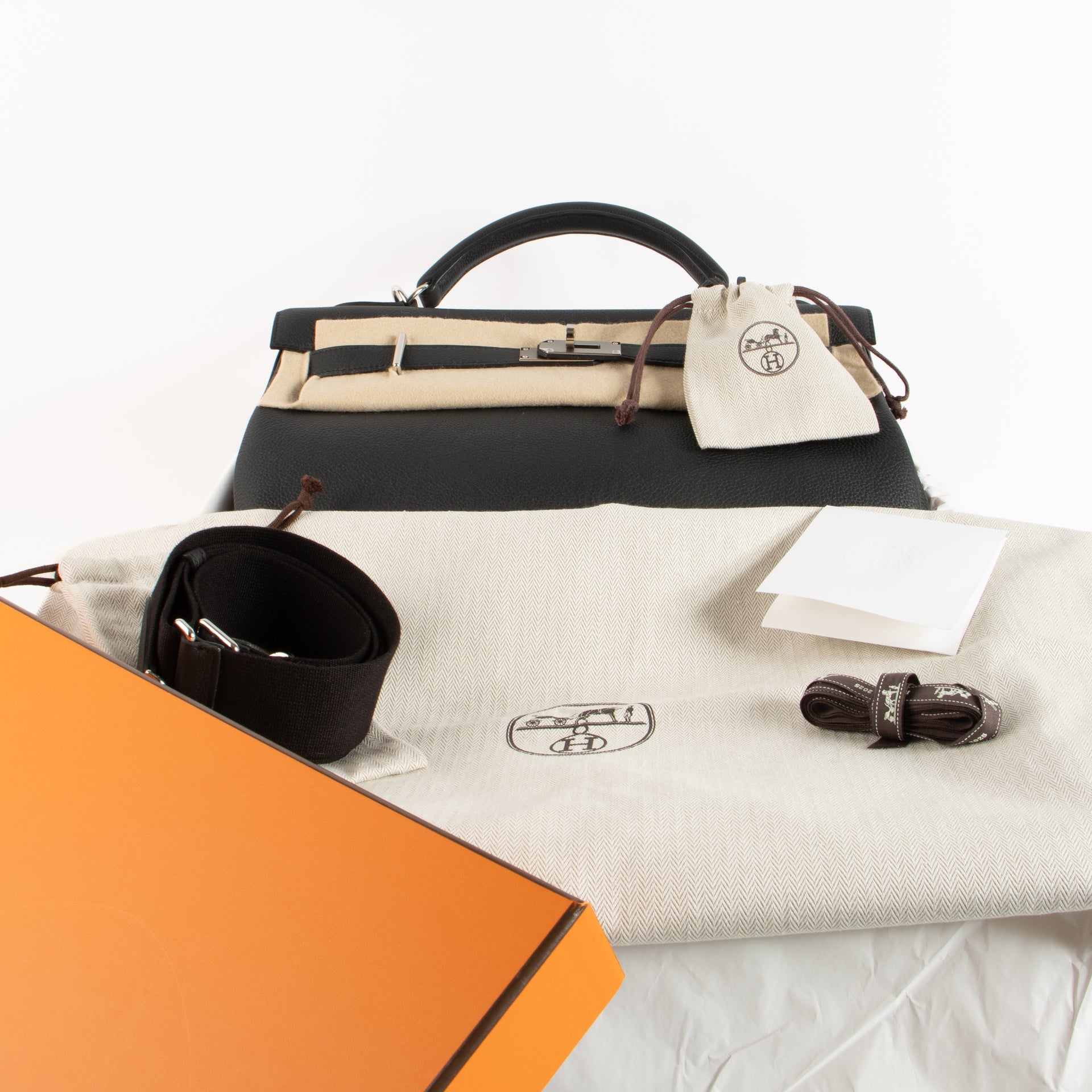 Hermès Kelly 42 Maxi Black Togo PHW