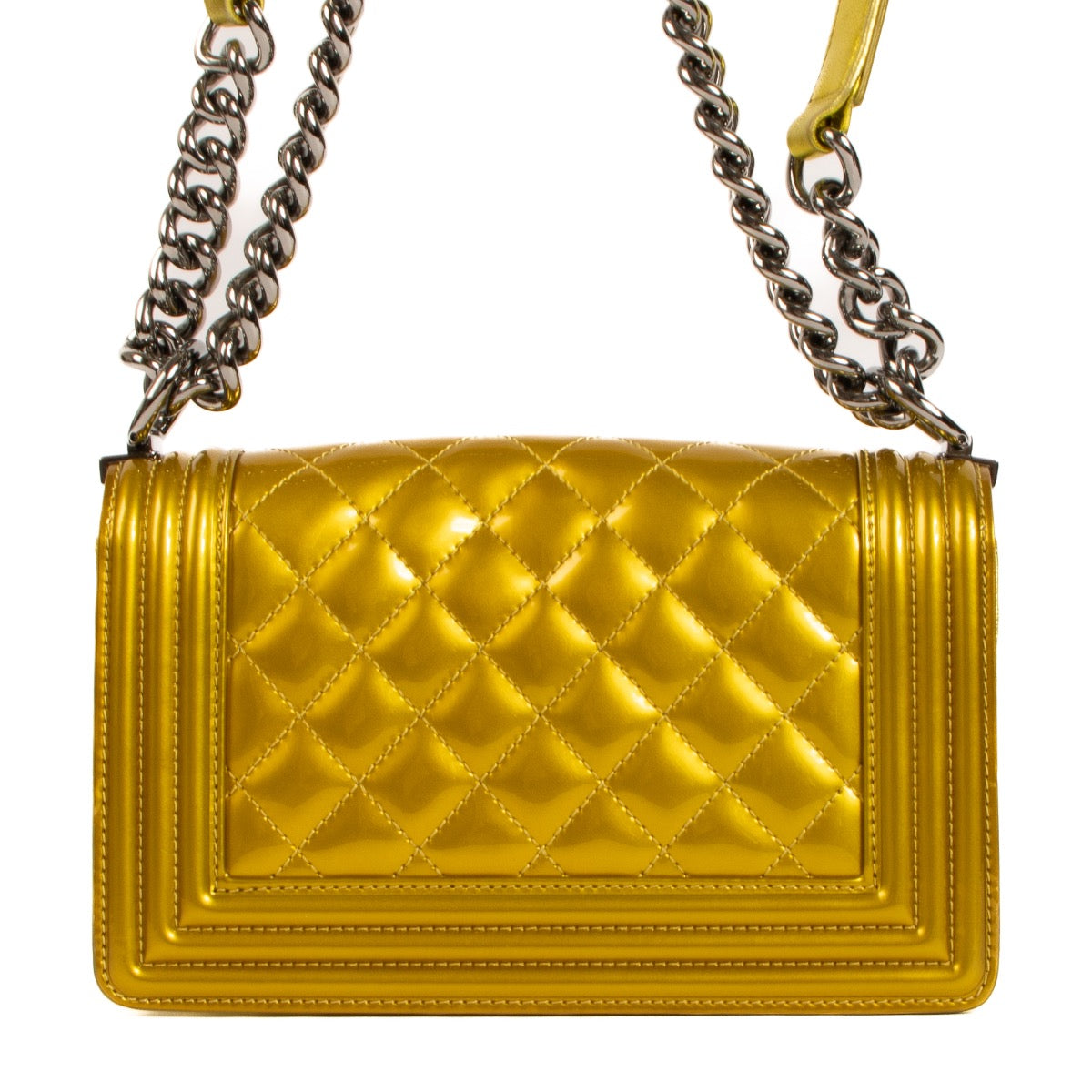 Shop safe online at Labellov in Antwerp, Brussels and Knokke this 100% authentic second hand Chanel Metallic Yellow Patent Leather Small Boy Bag