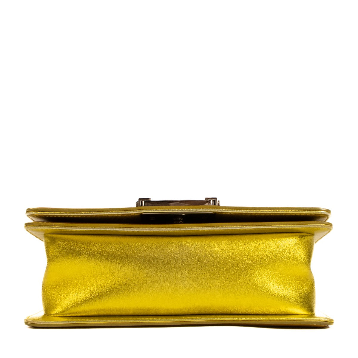 Shop safe online at Labellov in Antwerp, Brussels and Knokke this 100% authentic second hand Chanel Metallic Yellow Patent Leather Small Boy Bag