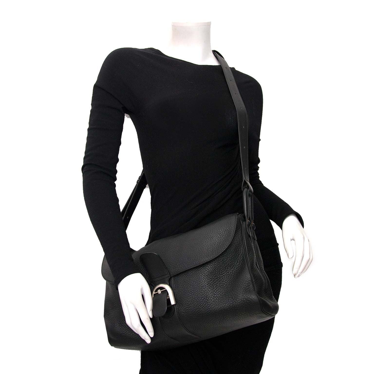 labellov is de plaats voor tweedehands Delvaux Black Leather Brillant Baudrier tassen te kopen en verkopen