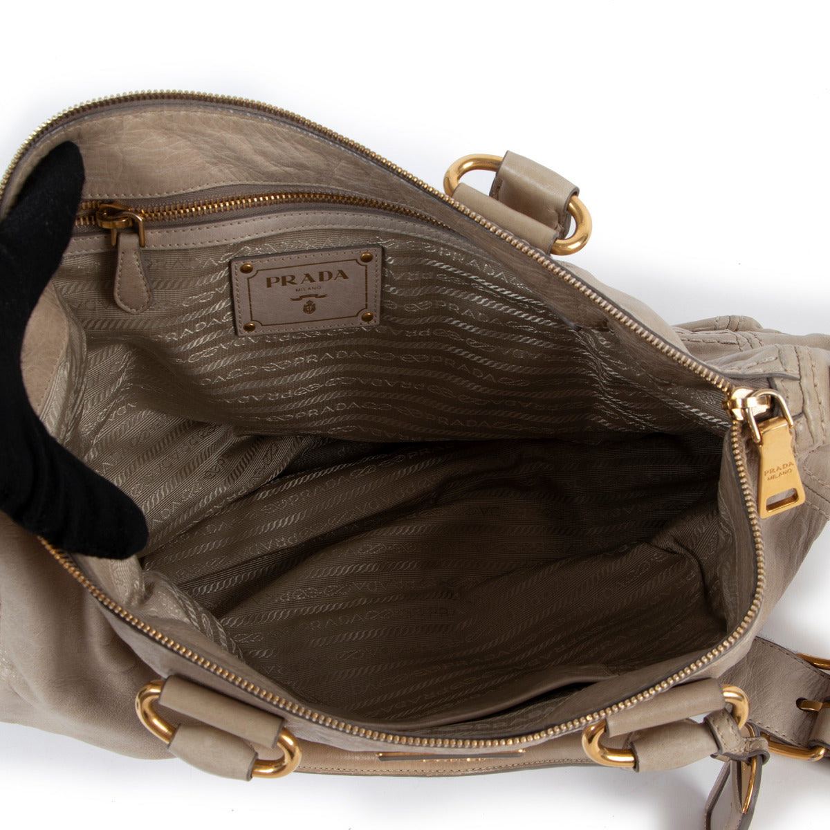 Sac porté épaule Prada en cuir argile