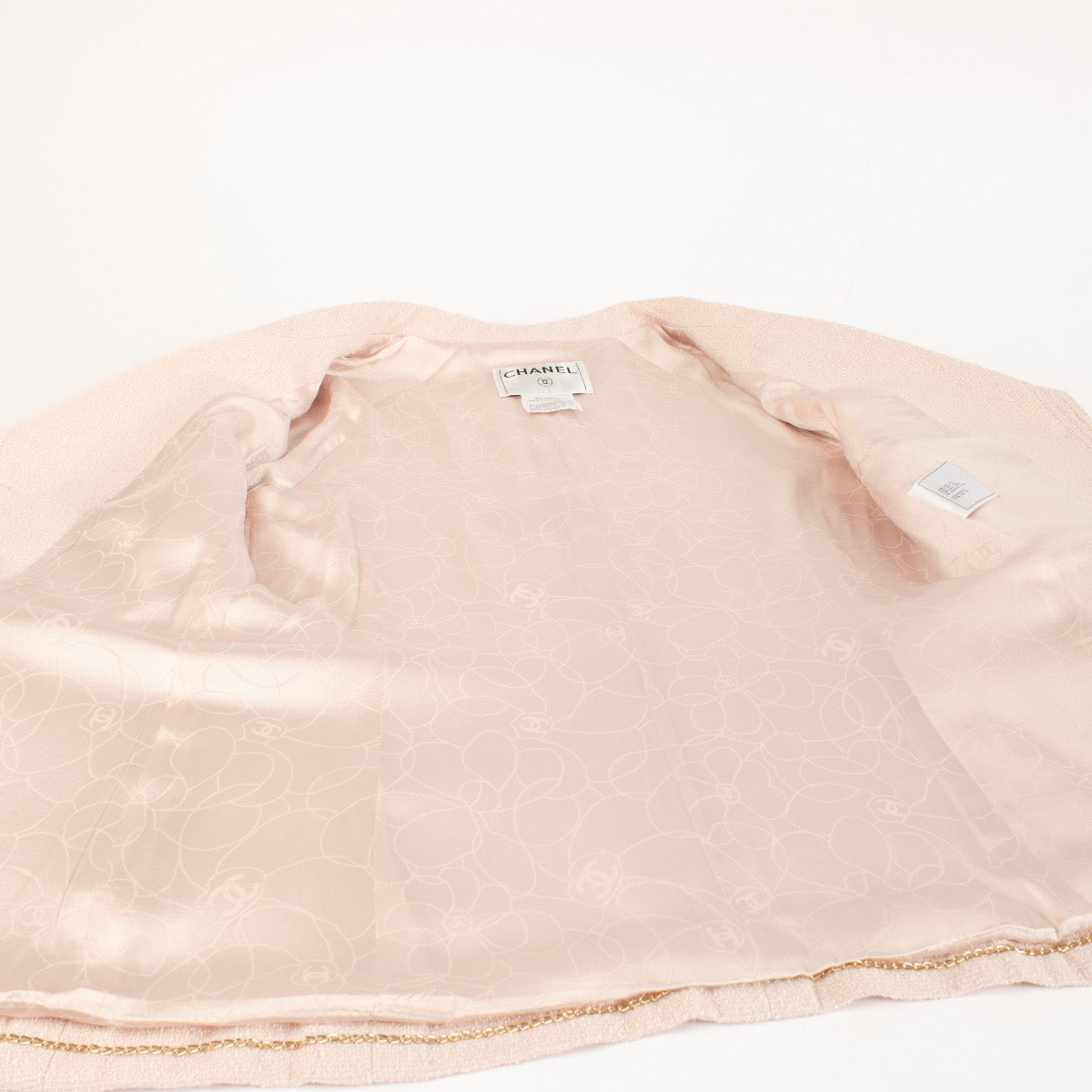 authentic preloved Chanel Pink Tweed Jacket - Size FR40 on Labellov.com