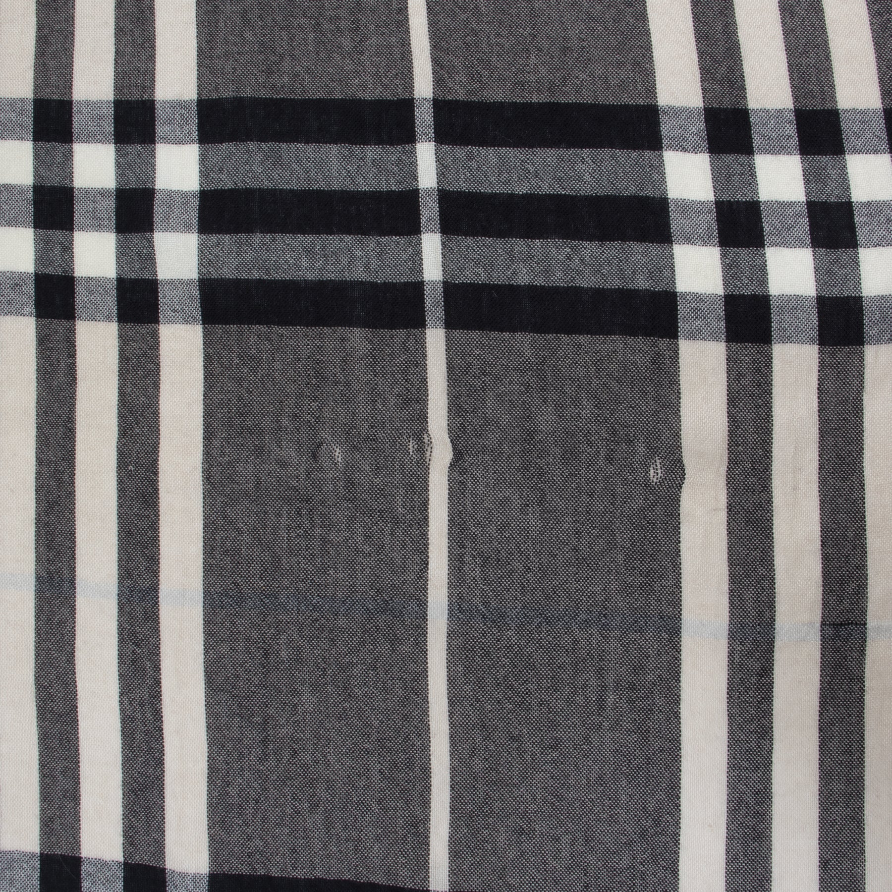 Authentic secondhand Burberry designer scarfs luxury vintage webshop fashion safe secure online shopping