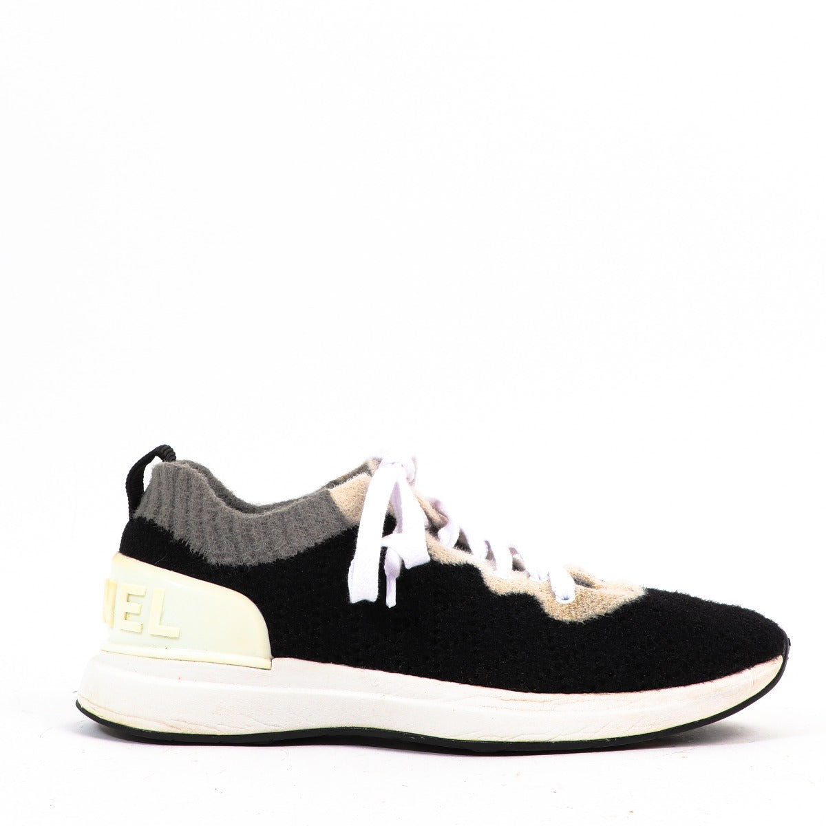 Buy an authentic second hand Chanel Black Sneakers in good condition at Labellov Antwerp.