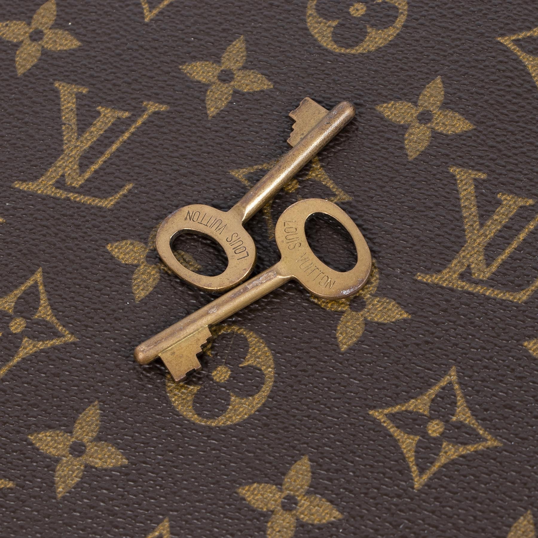 Louis Vuitton Monogram Canvas President 45 Trunk